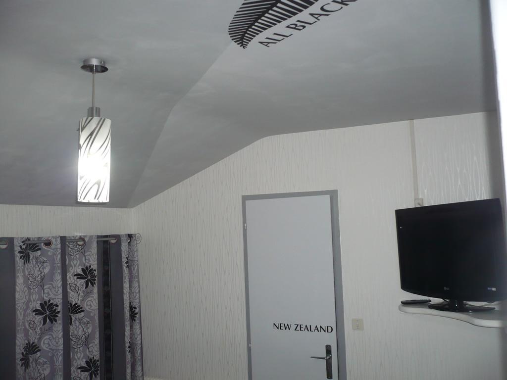 Hotel Bon Accueil Oyonnax Bilik gambar