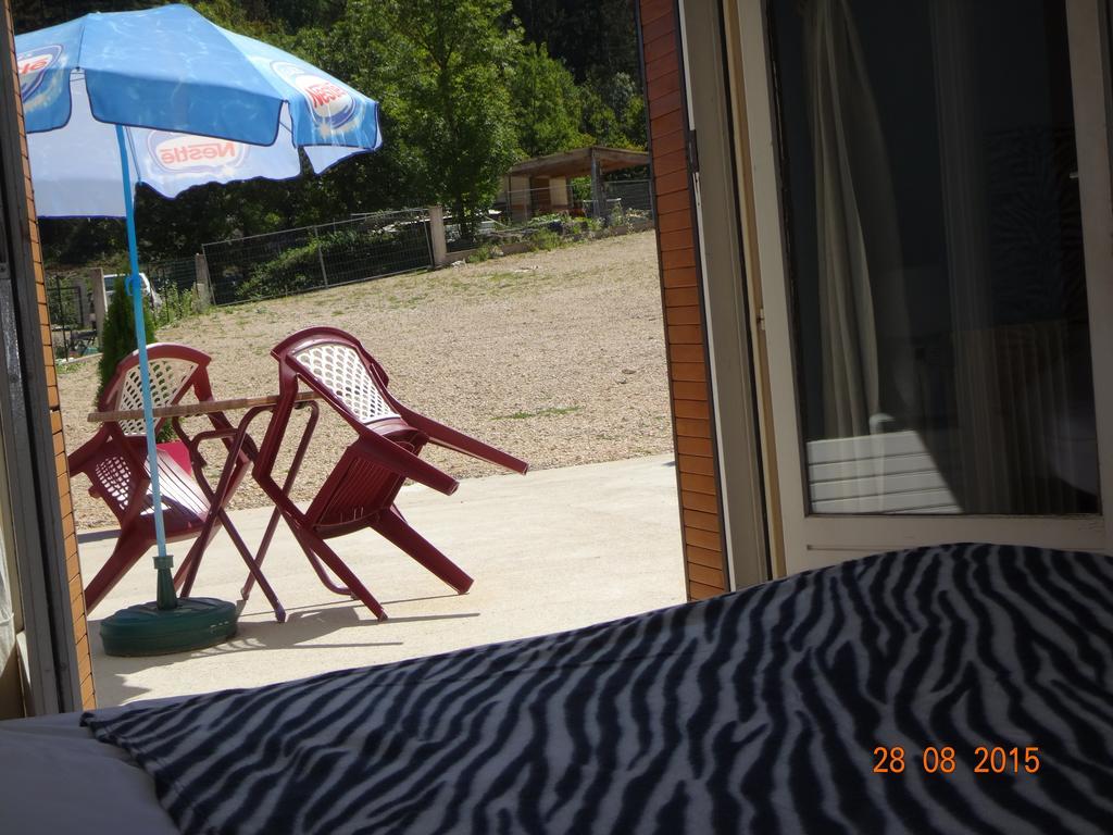 Hotel Bon Accueil Oyonnax Bilik gambar